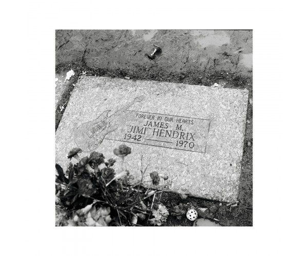 Tombe de Jimi Hendrix, Seattle, novembre 1996 Richard Bellia - Vente d'Art